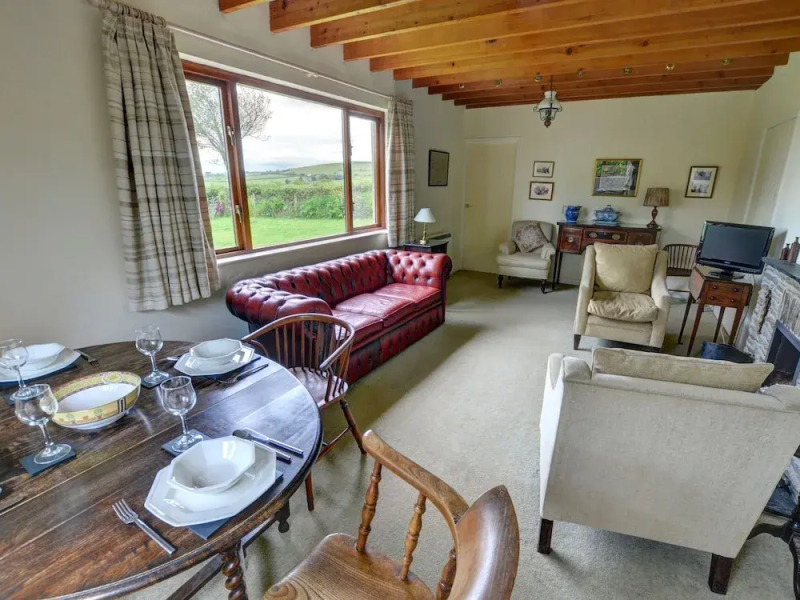 Quaint Holiday Home in Bwlch-y-groes With Garden