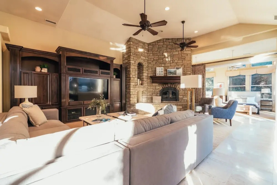 Oak Manor - Callaway