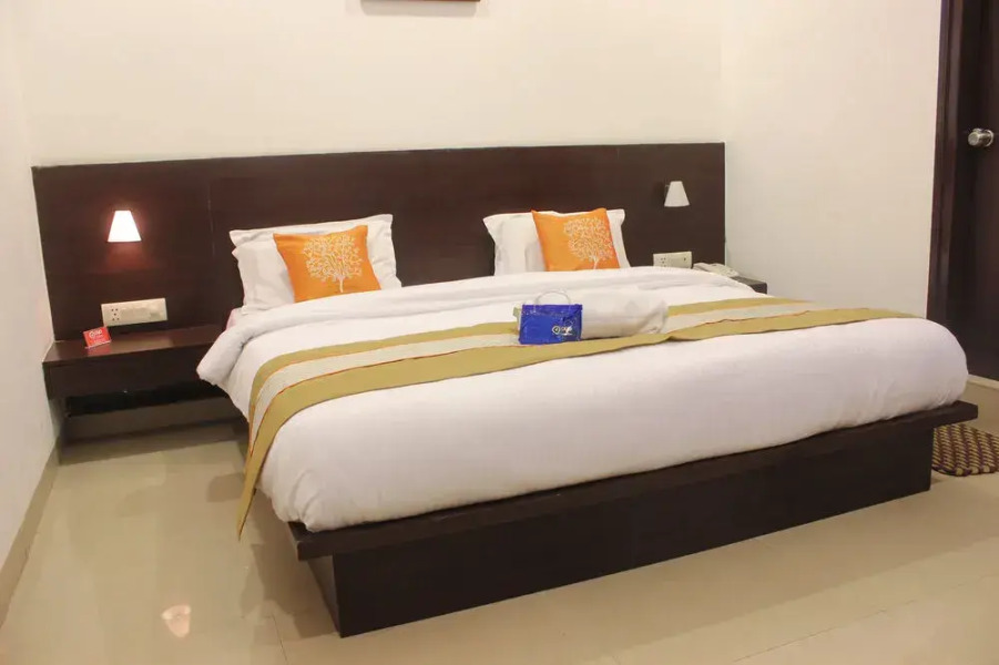 OYO Premium Nagpur Railway Station Road