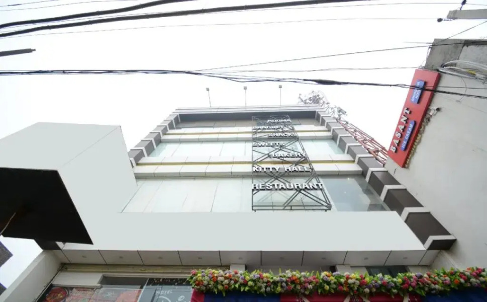 Hotel Dhingra By OYO Rooms