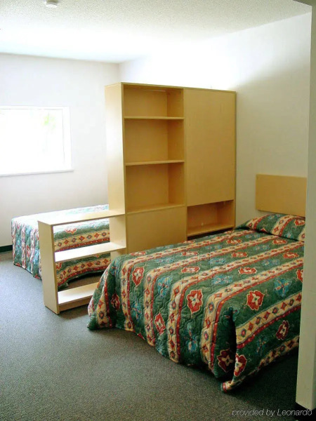 Residence & Conference Centre-Brockville