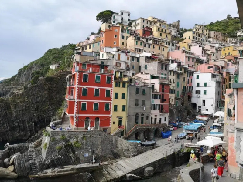 Monterosso Pretty Floor in 5 Terre- Ca di Renzo