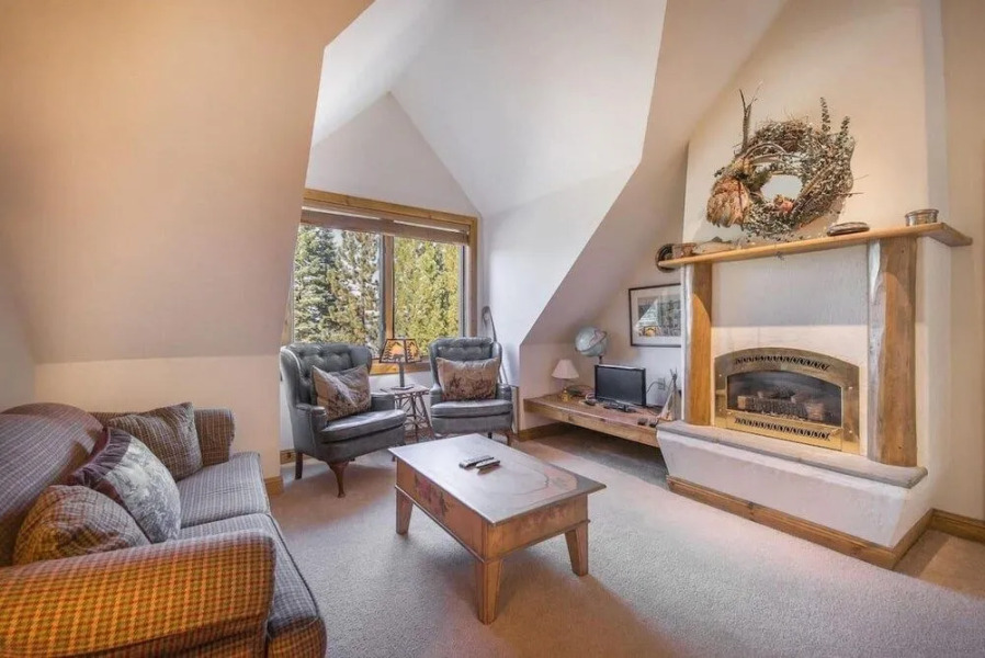 Mckinney Dr Criterion 43 - Ellis Peak