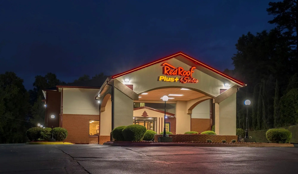 Red Roof Inn PLUS+ & Suites Opelika