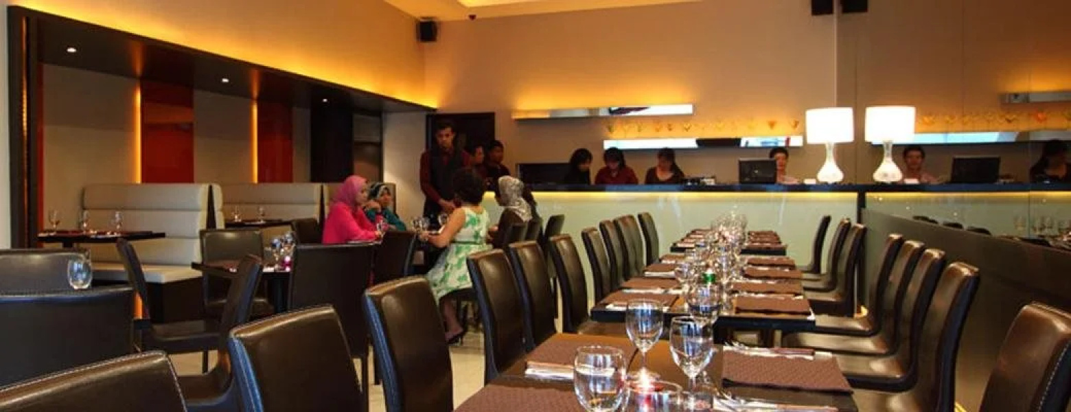 The V Hotel