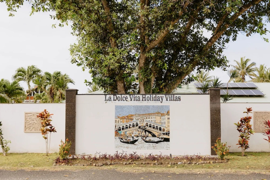 La Dolce Vita Holiday Villas