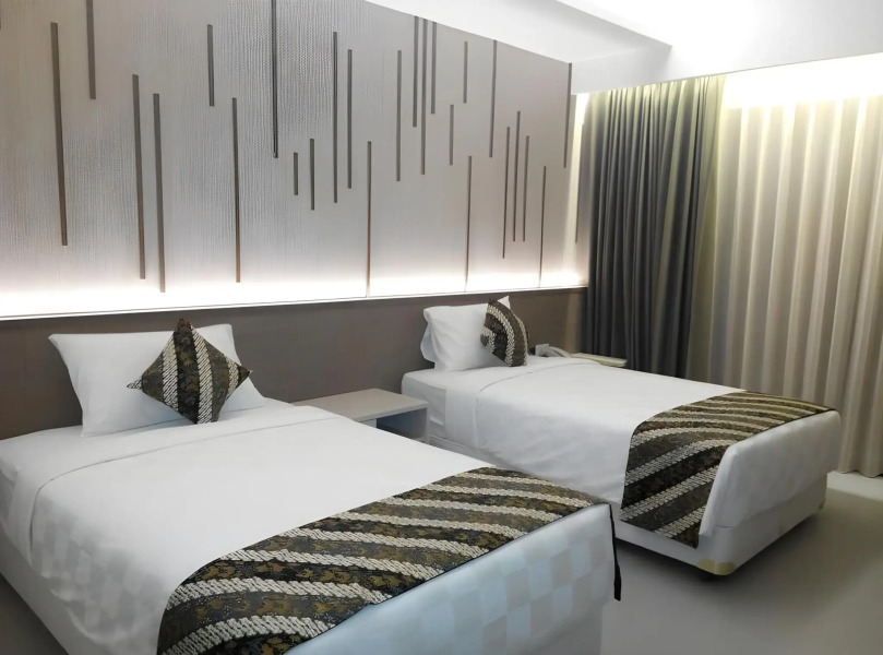 Grand Laguna Hotel & Villa