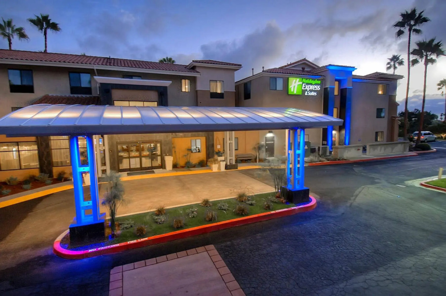Holiday Inn Express Hotel & Suites Carlsbad Beach by IHG