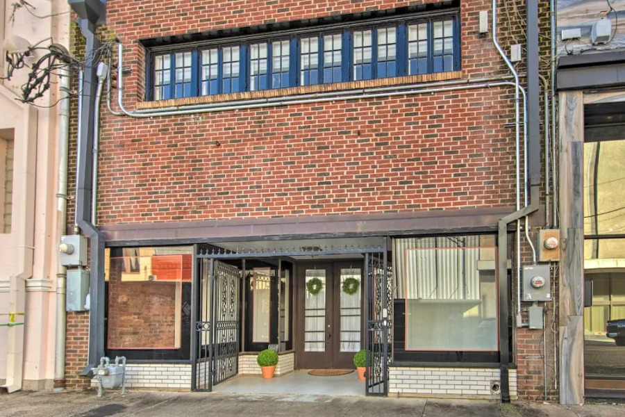 Updated Apartment in Historic Dtwn Marshall!