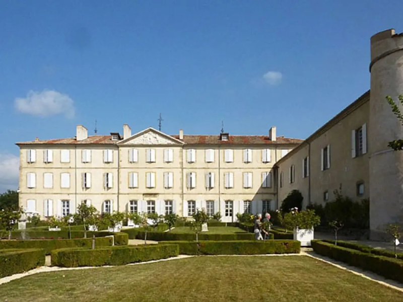Deluxe Apartment in Saint-clair With Swimming Pool