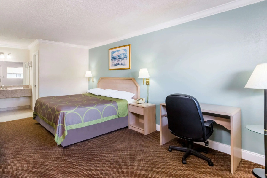 Super 8 by Wyndham Ft Walton Beach