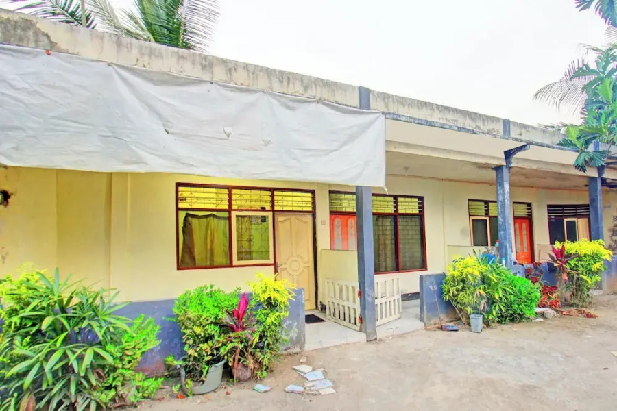 Hotel O Penginapan 3 Bersaudara Near Pasar Sengkol