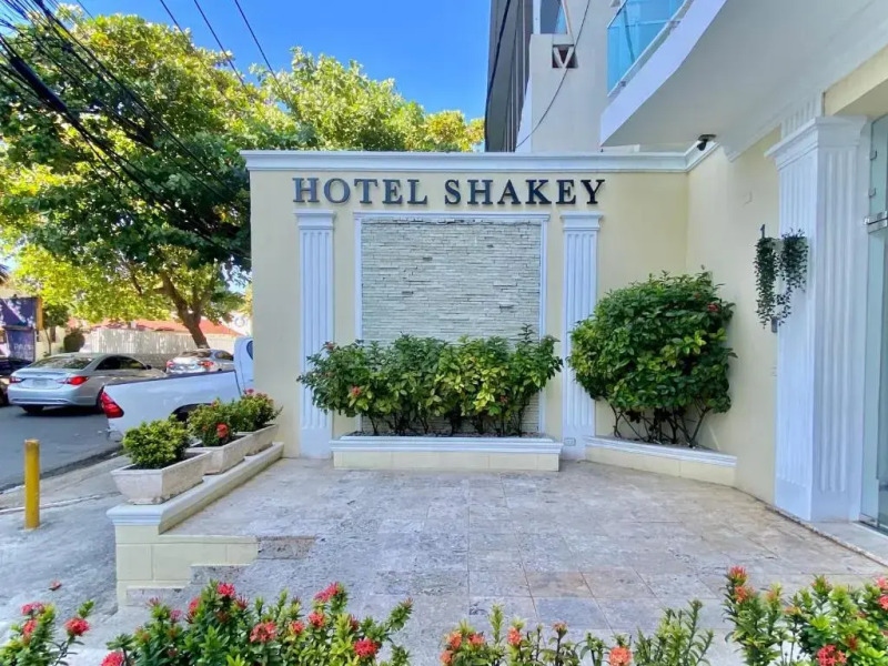 Hotel Shakey