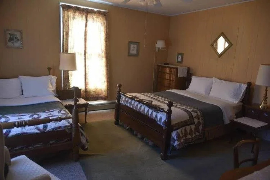 The Inn at Hill Crest Manor