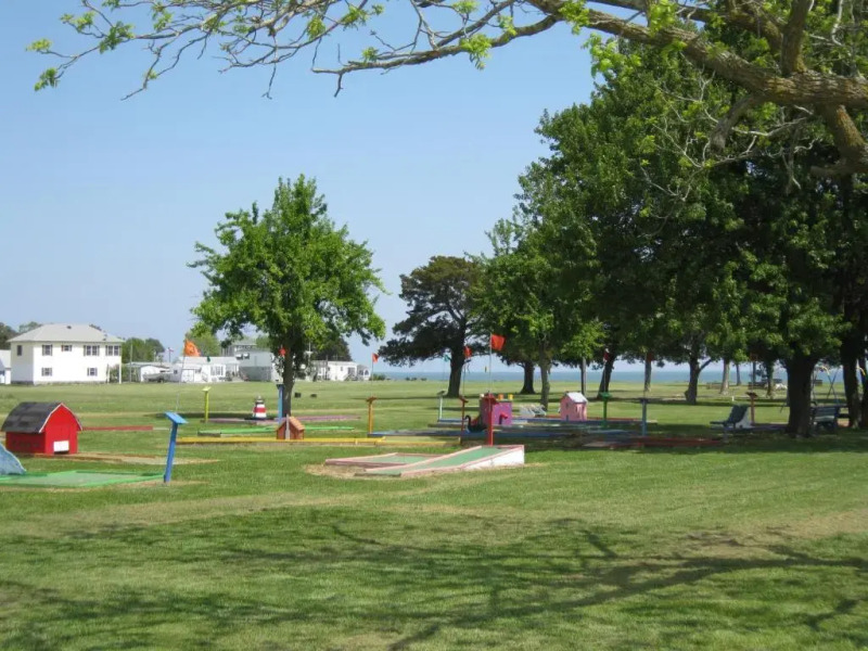 Virginia Landing Camping Resort Cabin 17