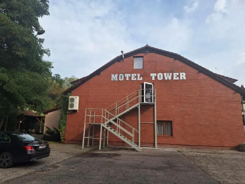 Motel Tower