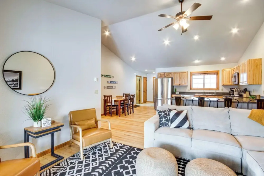 Beautiful Family Home: 10 Mi to Red Lodge Mountain