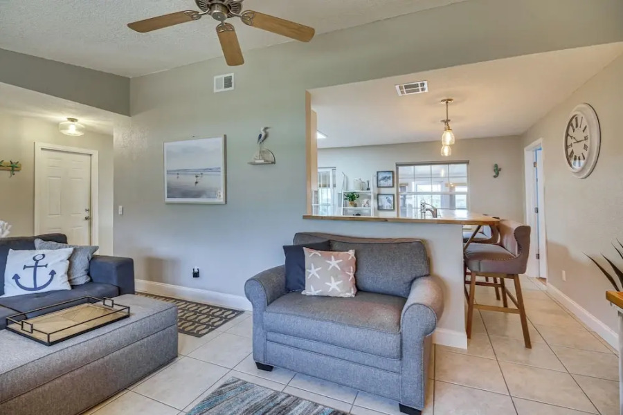 Lovely Merritt Island Home w/ Kayak + Fire Pit!