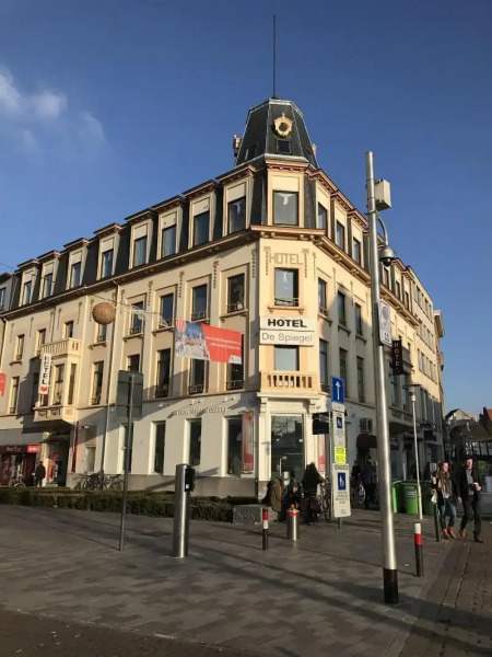 Hotel De Spiegel
