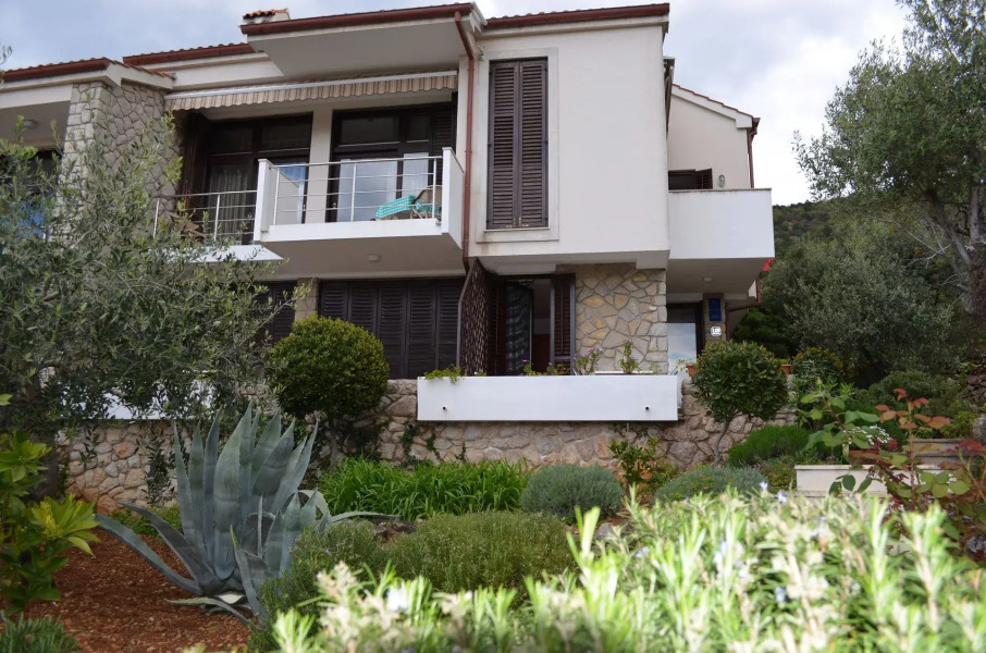 Apartment Forna - free parking: A2 Cres, Island Cres