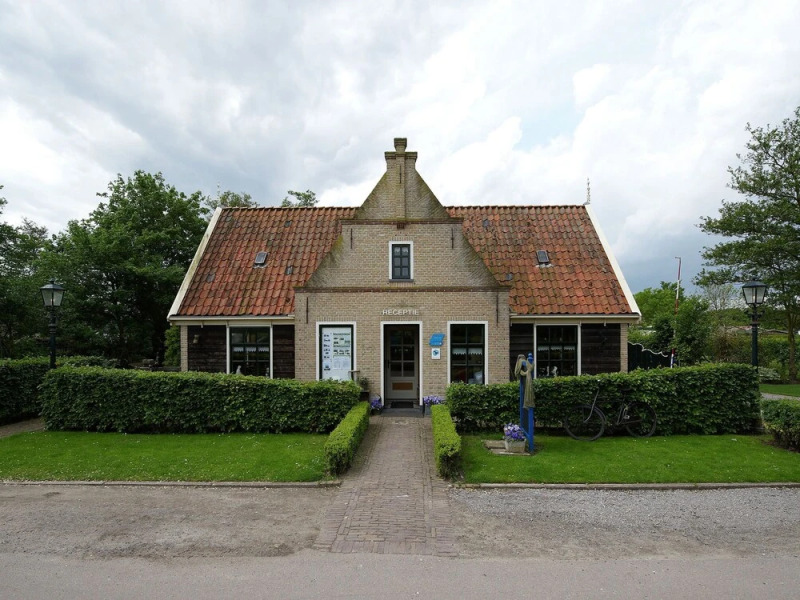 Comfy Chalet With Dishwasher, Near the Wadden Sea