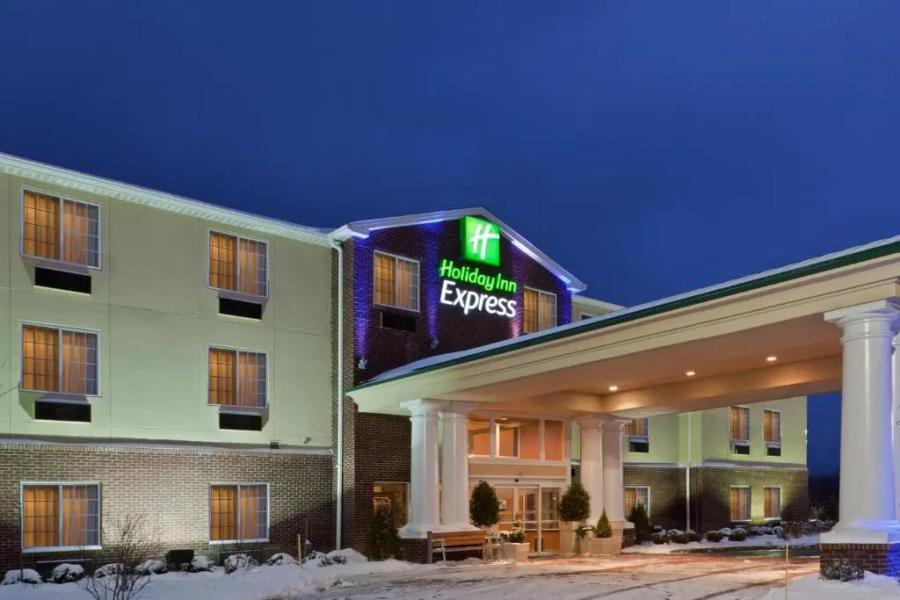 Holiday Inn Express Hotel & Suites Ashtabula