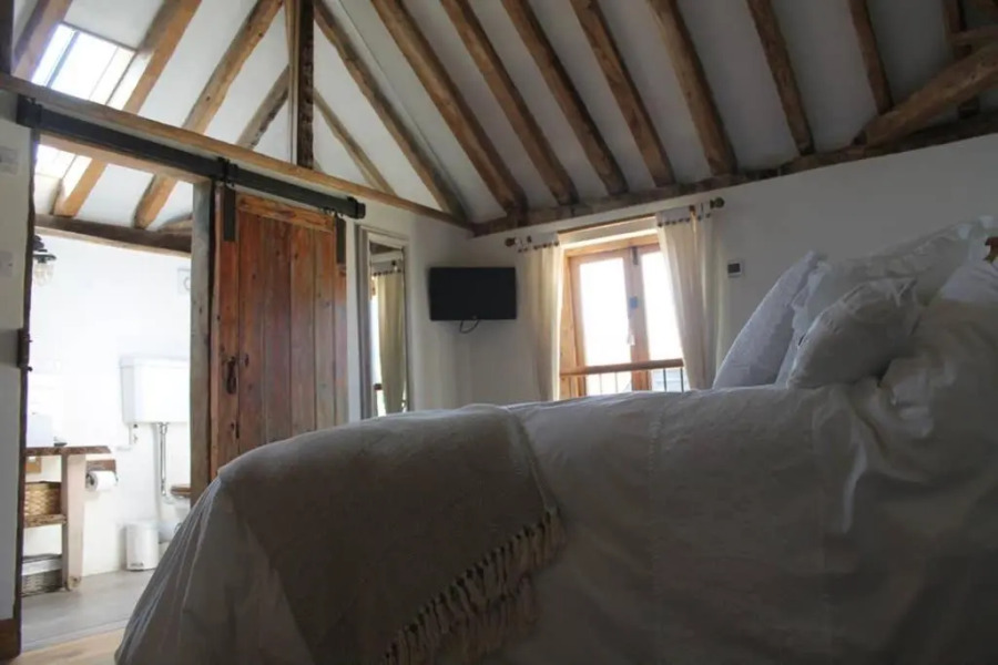 The Dovecote - unique self-contained 1bed renovated barn