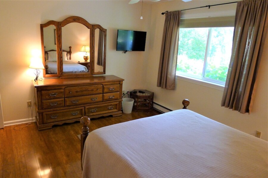 48 Middlecott - 2 Bedroom Condo