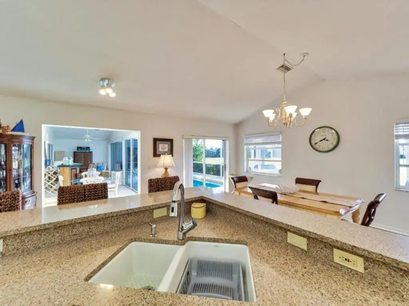 Tropical Cape Haze - Private Villa with heated pool - sleeps 6