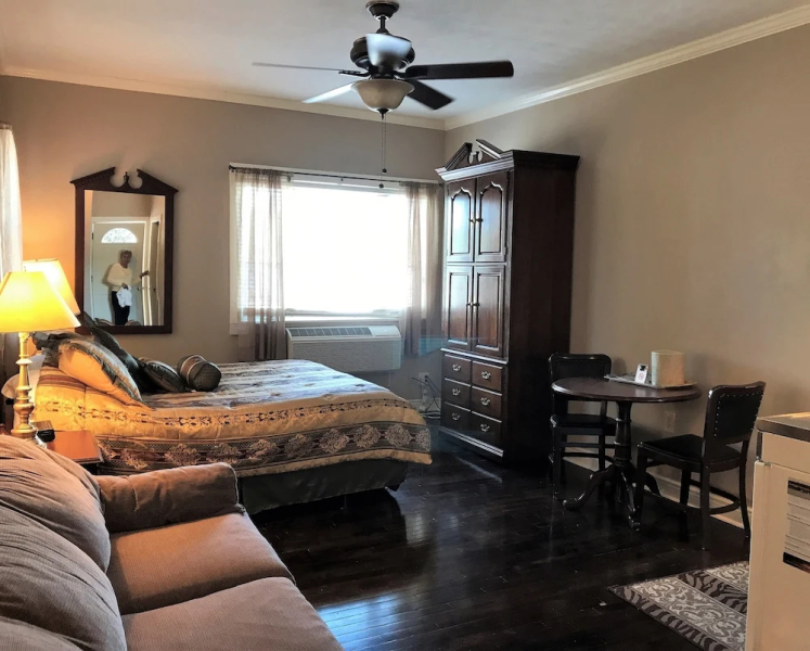Beachcomber Inn