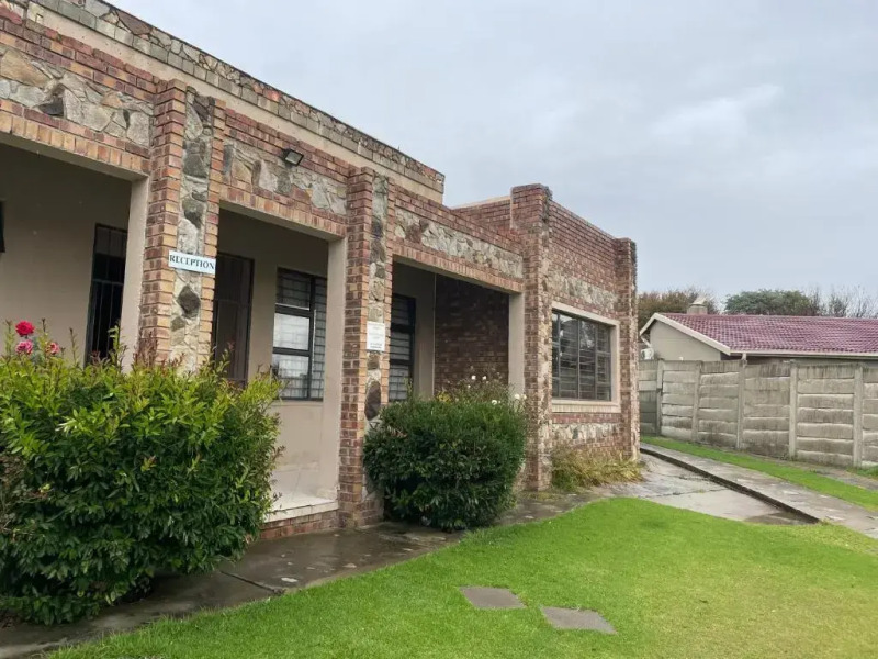 Vqs Guesthouse (Adults Only)