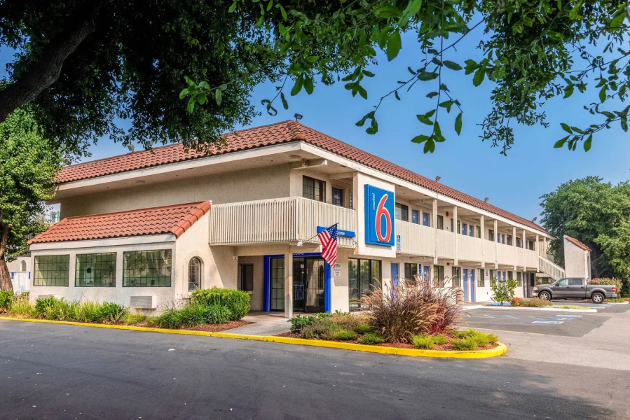 Super 8 by Wyndham Petaluma