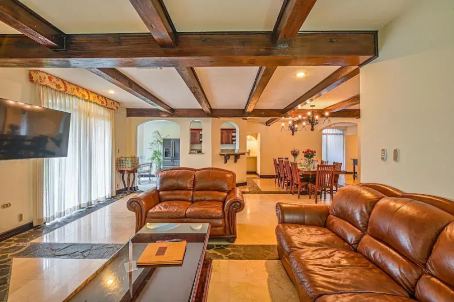 Casa Patron 6 bdr Private Home With Pool and Game Room