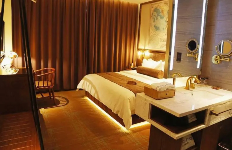 James Joyce Coffetel Aletai Lanwan Food City