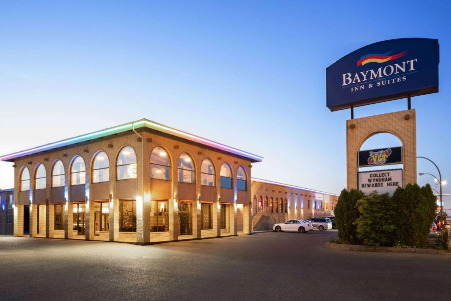 Baymont Inn and Suites Medicine Hat