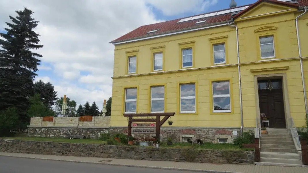 Märchenpension Rotkäppchen und der Wolf