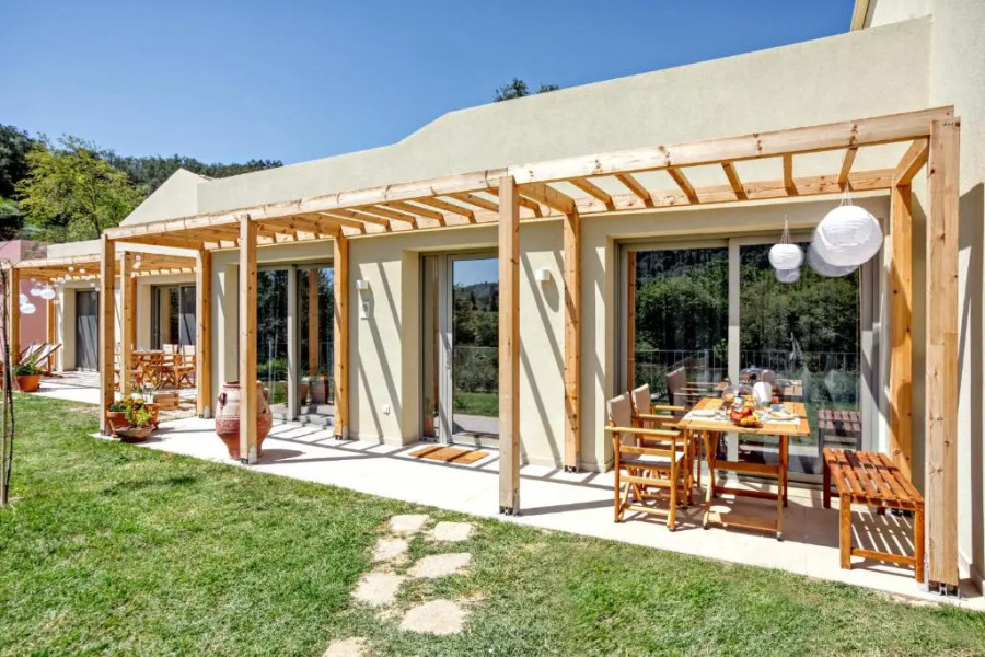 Kumquart Guesthouse, 20 people, private pool