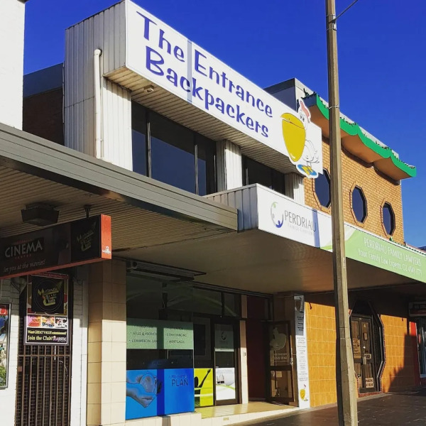 The Entrance Backpackers - Hostel