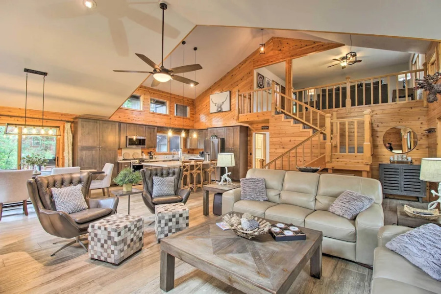 Chic Pinetop Retreat w/ Separate Apartment!