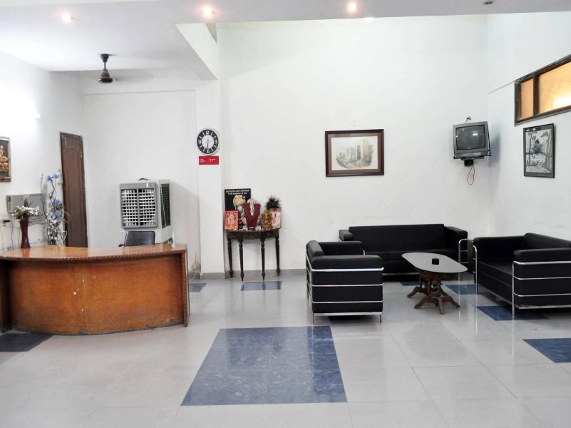 OYO Rooms Noida City Centre 196