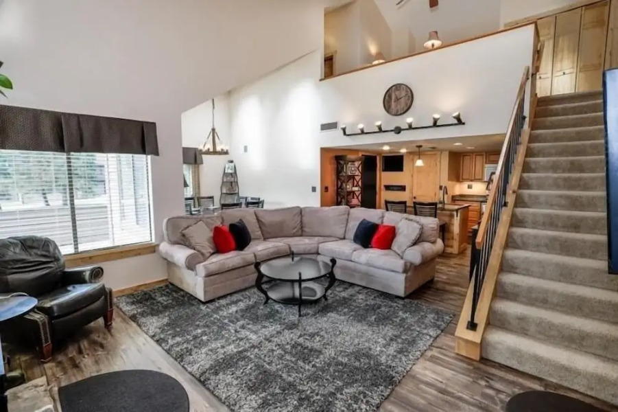 Seven Springs 2 BR Premium Condo, Walk to Slopes by RedAwnin