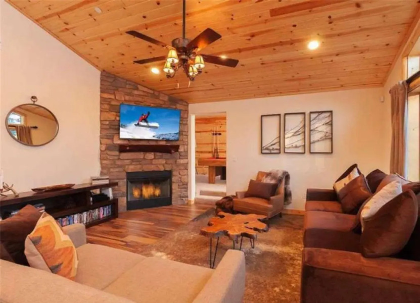 Mountain Air by AvantStay Stunning Log Cabin in Big Bear w Pool Table