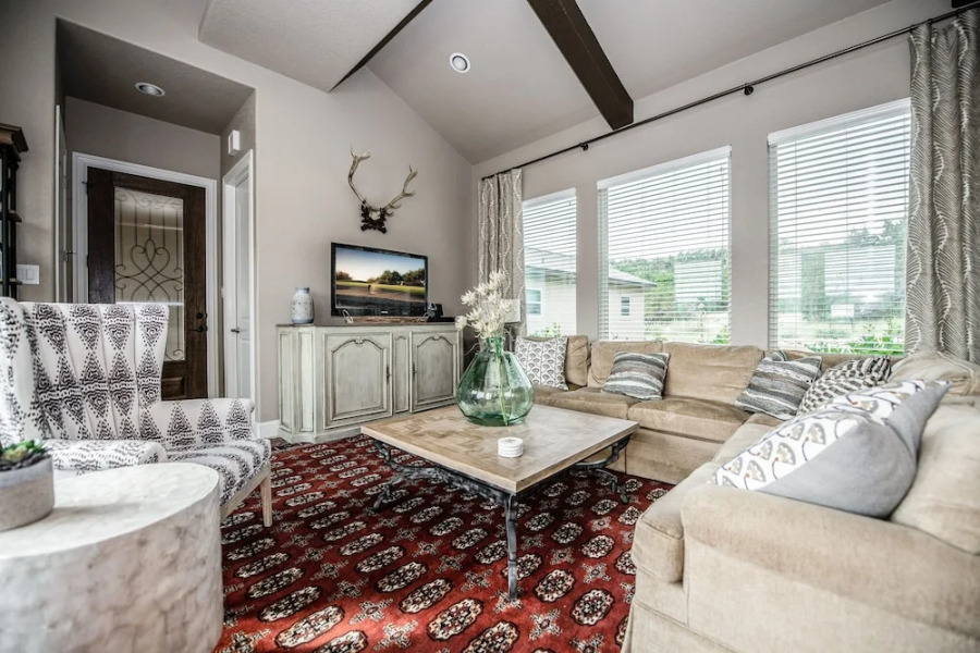 All-suite Century Oak House - Walk To Hidden Falls 2 Bedroom Home