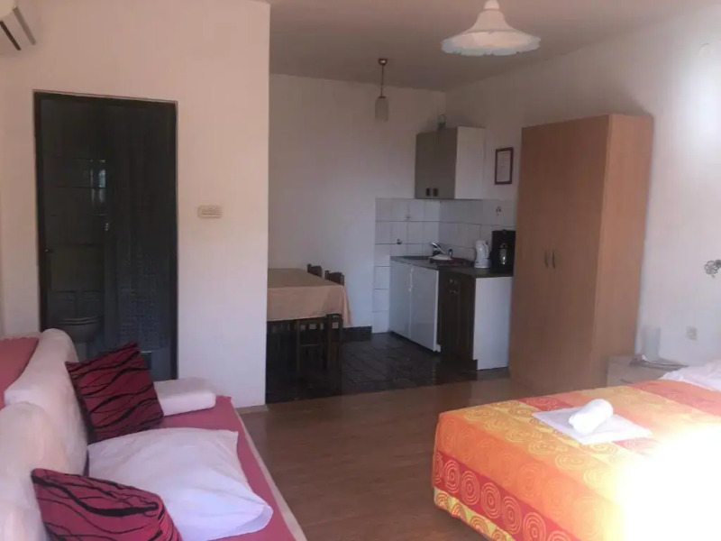 4 Sisters Apartments