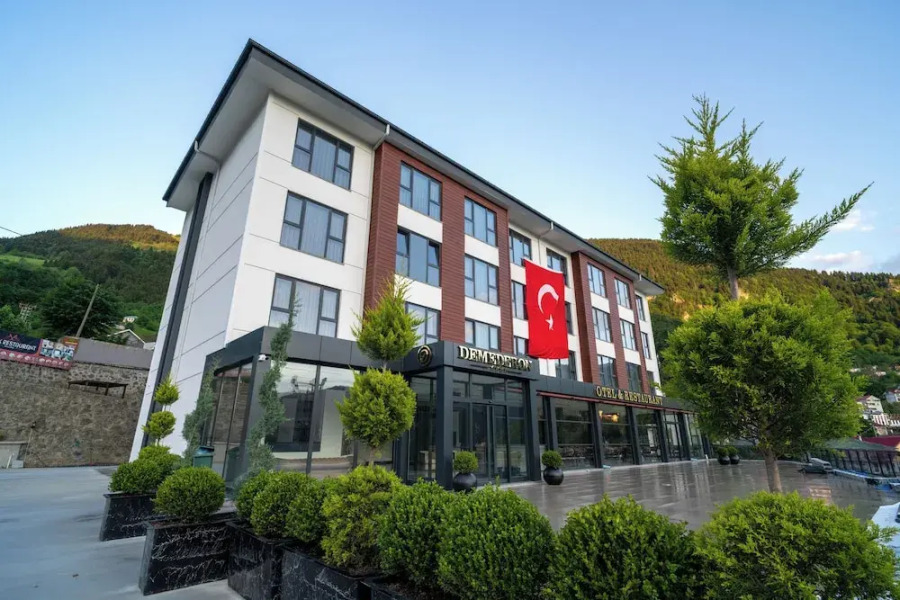 Demederon Hotel