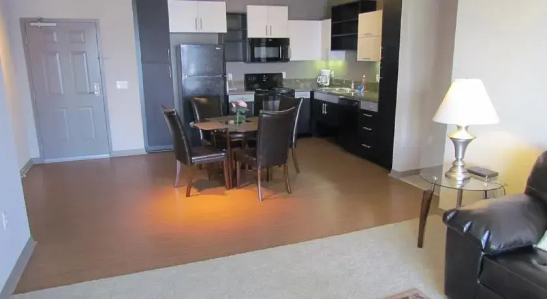 Walk to the Beach! Resort Style , Up to 6 people - Marina del Rey