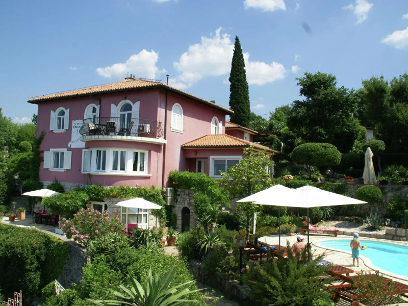 Delightful Apartment with Private Beach in Kraljevica