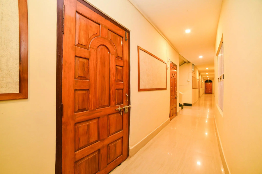 Capital O 46459 Hotel Elite Grand