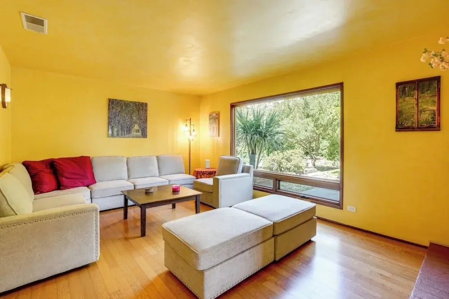 Near Golf, Trails & Parks: Lush Pinole Retreat
