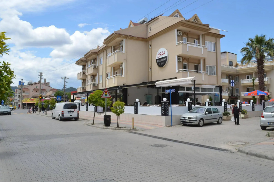 Isla Apartments